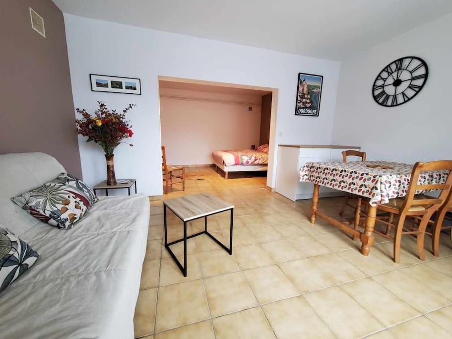 Studio Au Pied Du Chateau De Castelnaud Luaran gambar